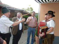 Musik, Geselligkeit und viel Humor - bei mir sind Sie richtig!